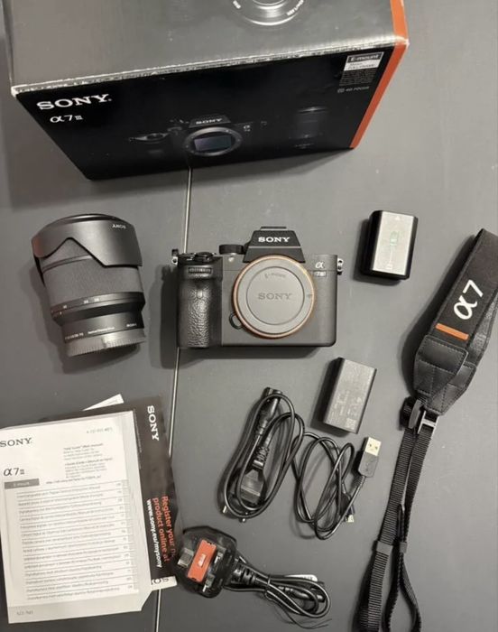 Sony A7 III  +  28-70 mm Kit