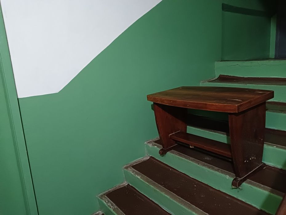 Продавам ниска холна масичка