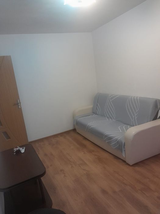 Închiriez apartament