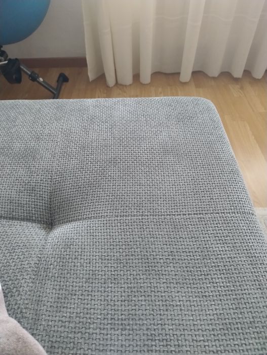 Vind canapea pentru zi, și pentru dormit.