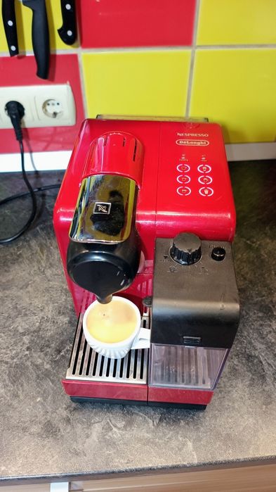 Espressor Delonghi Lattissima touch capsule Nespresso