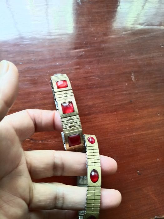 Продаю два браслета