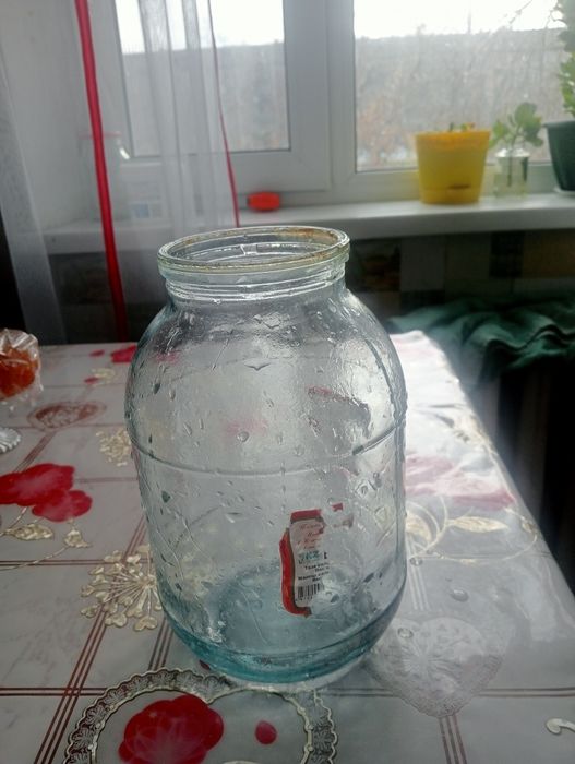 Продам банки 2-х литровые