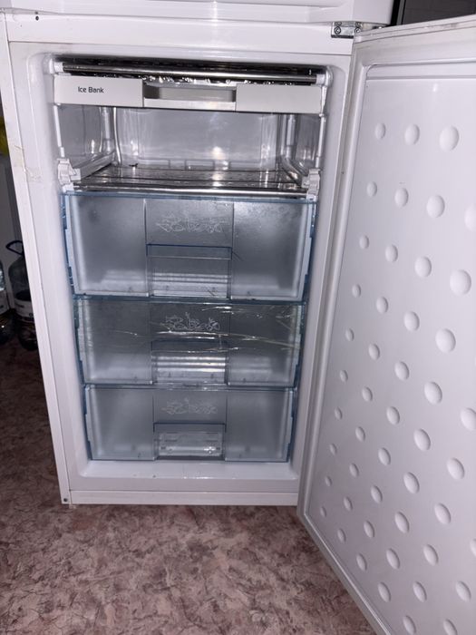 Продам холодильник