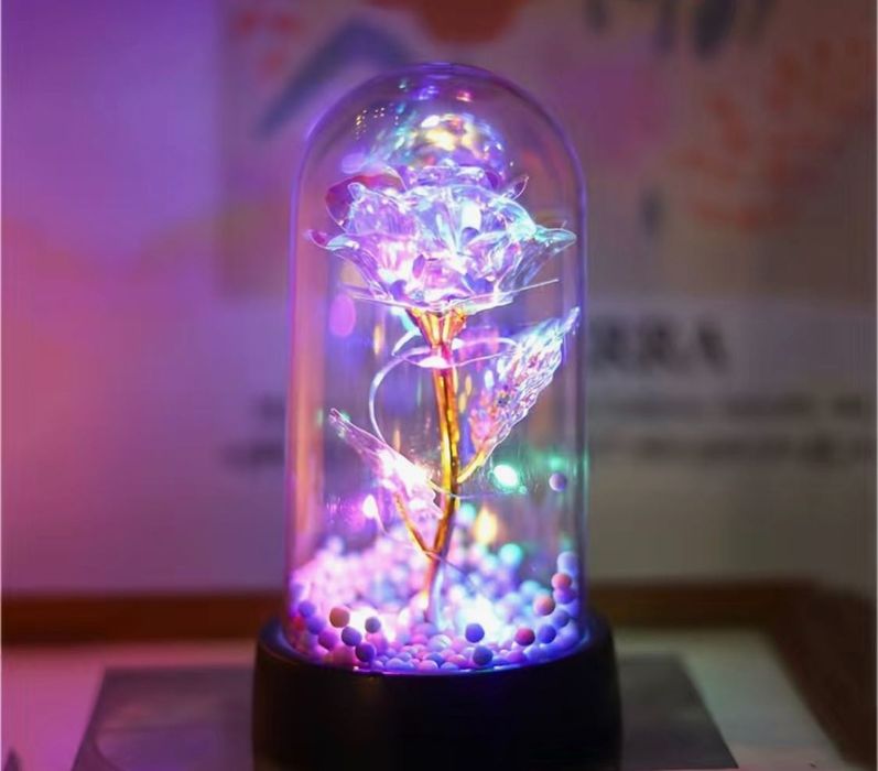 Цвете с частици от пяна със златно фолио