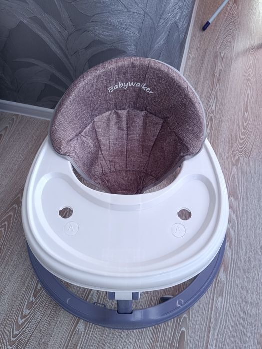 Продам ходунки и шезлонг