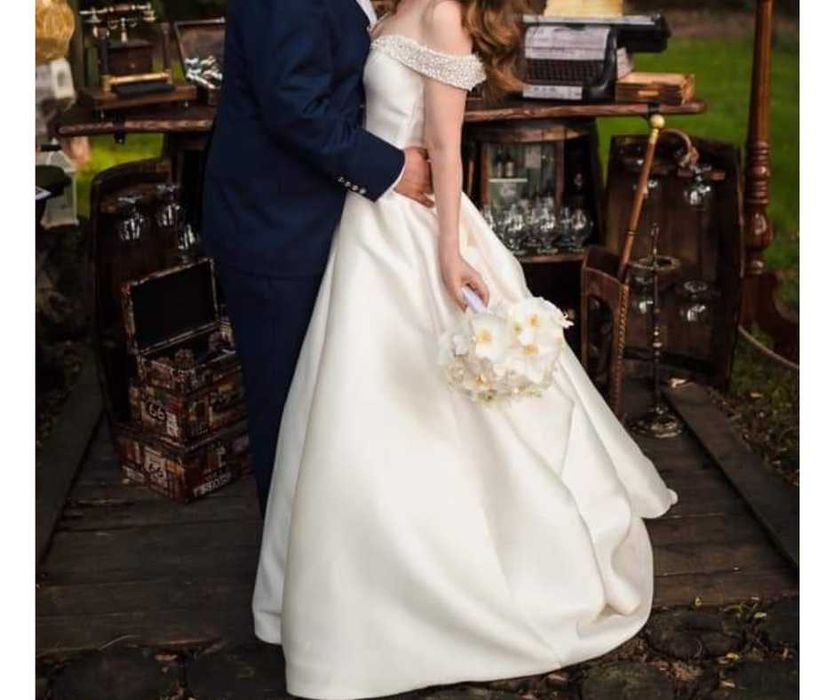 Rochie mireasa model REA PRONOVIAS vanzare sau inchiriere