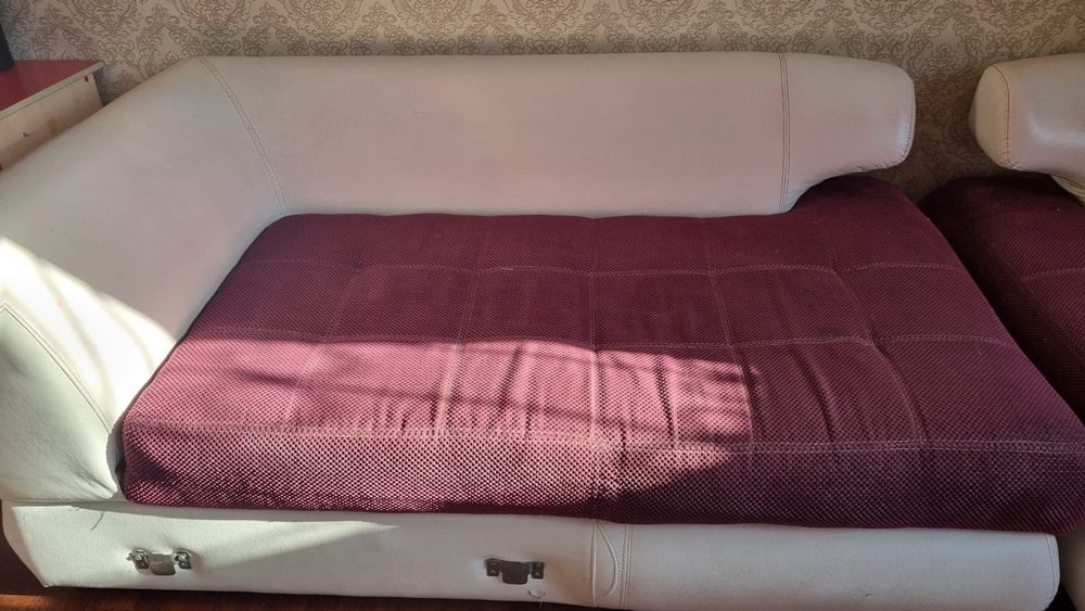 Продаётся диван для гостиной