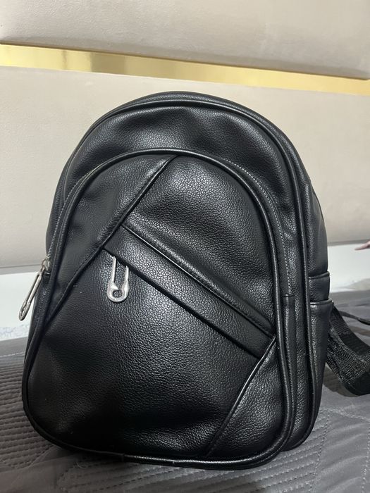 Сумка рюкзак черный