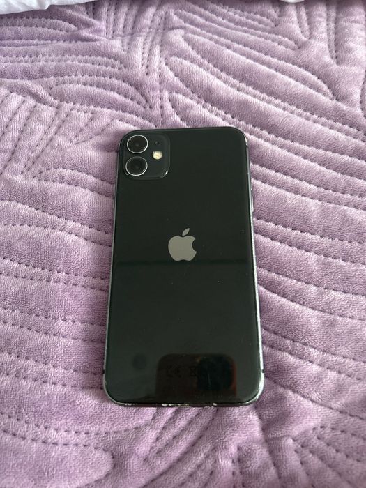 iPhone 11 в неплохом состоянии