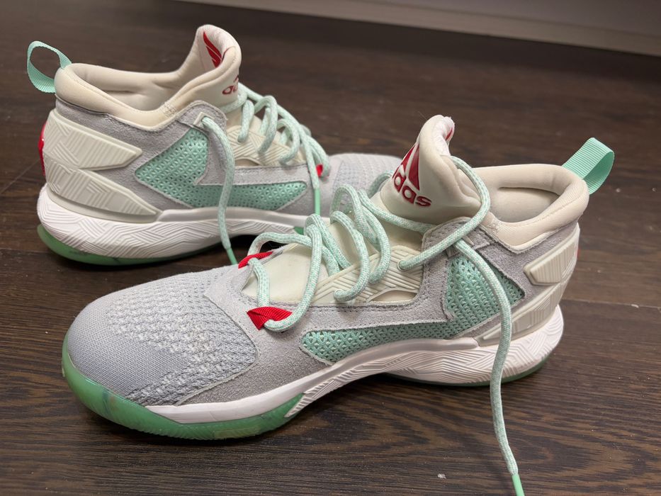 Adidasi originali in cutie