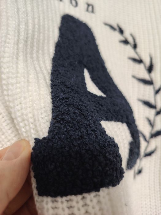 Бял пуловер неносен Л