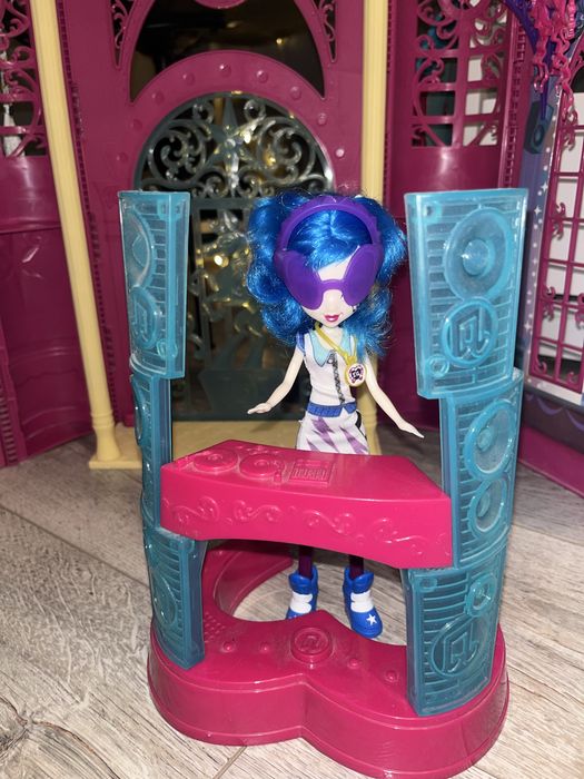 Школа Эквестрия Герлз