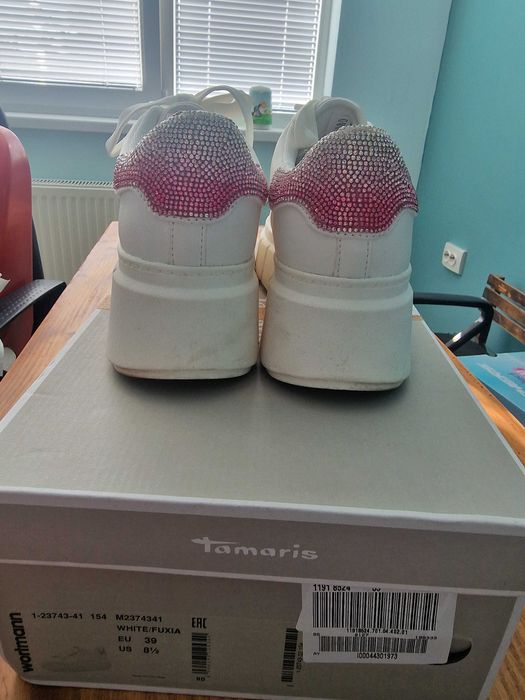 Tamaris естествена кожа