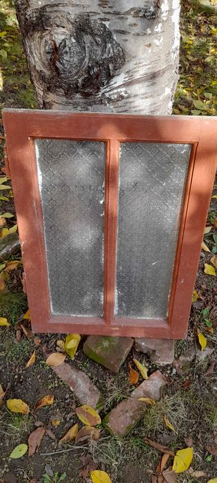 Ferestre (giurgiuvele) din  molid si stejar,  in stare buna.