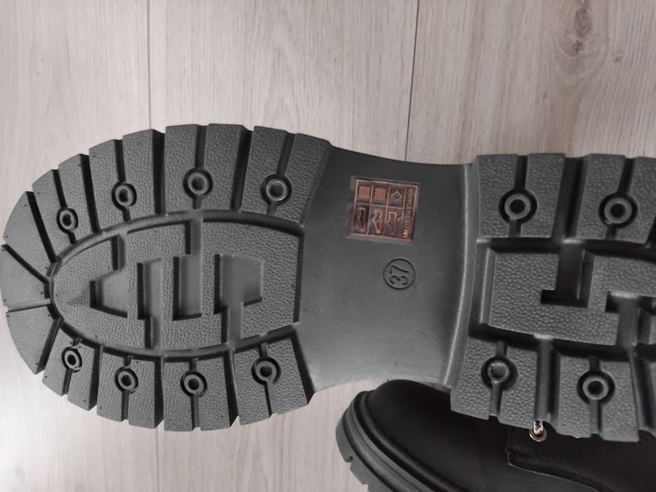 Дамски зимни ботуши