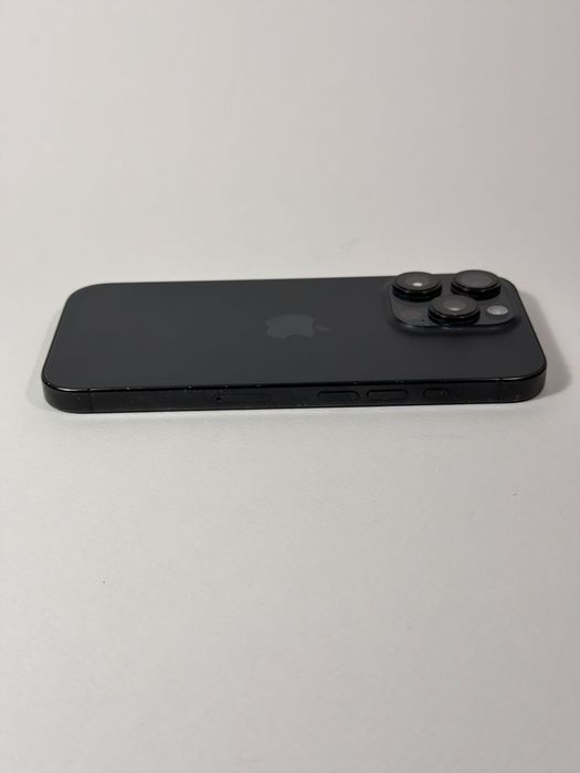 iPhone 16 Pro | 90% | Black Titanium | 256GB