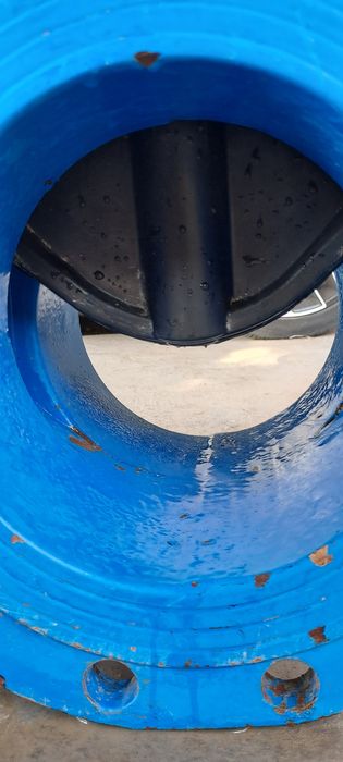 Задвижка с обрезиненным клином