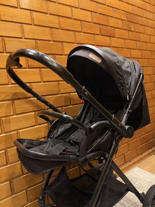 Коляска прогулочная