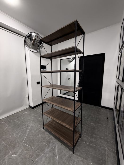 Стильный стеллаж в стиле лофт