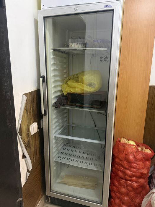 Холодильник витринный