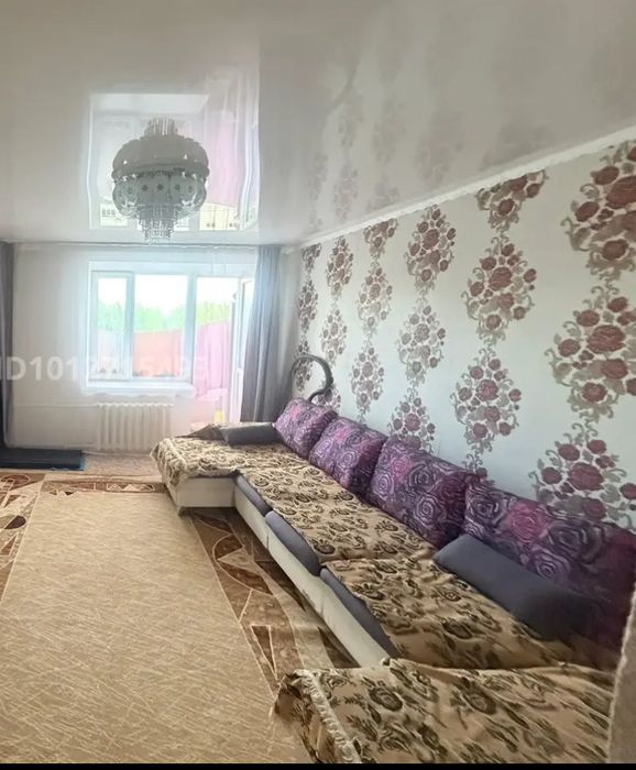 Продам срочно диван.