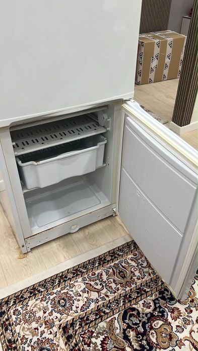 Indesit холодильник