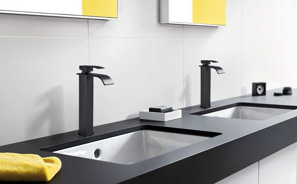 Robinet de baie cu cascadă neagră