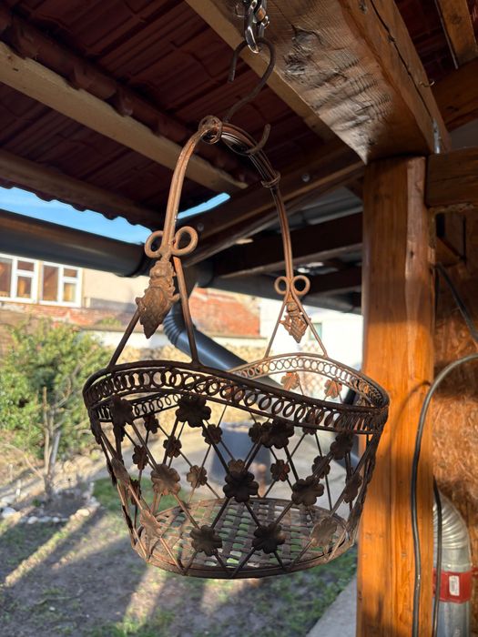 cos metalic pentru flori suspendate