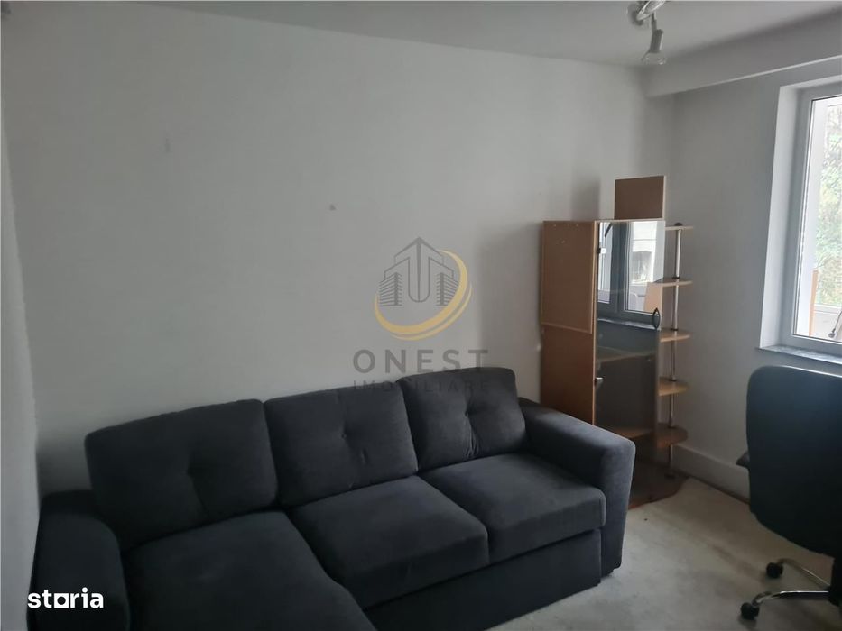 Apartament cu 4 camere zona Unic UMF