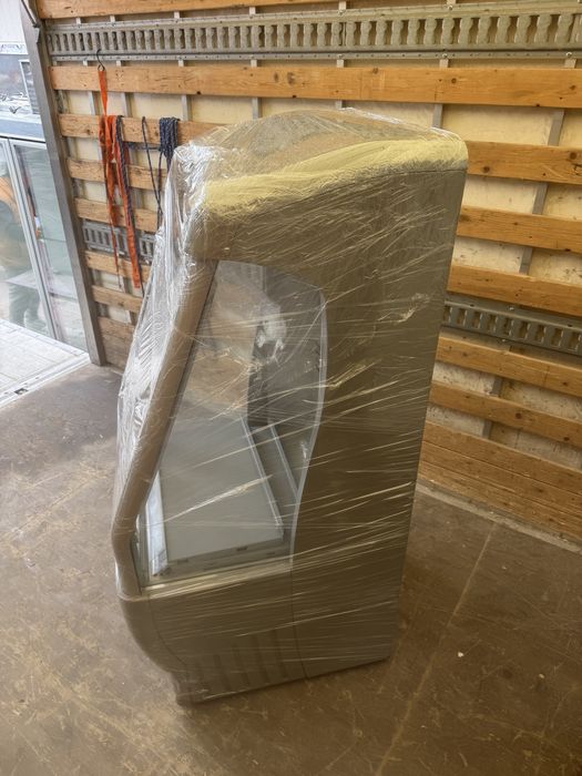 Vitrina frigorifica cu perdea de aer