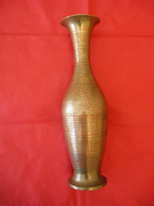 Вазочка, латунь, Индия, с золотой гравировкой