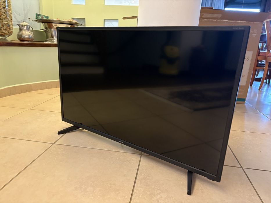 TV smart 4k Sharp, diagonala 102cm