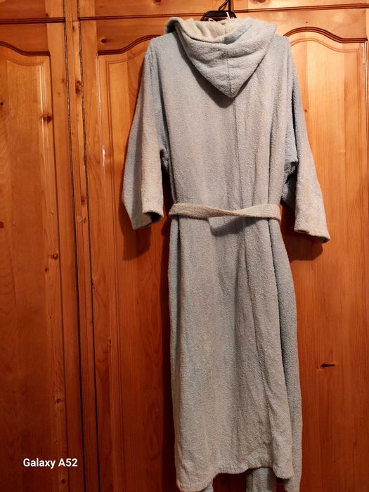 Продавам ретро  халати  за баня