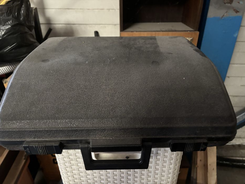 Пишеща машина Carina 3