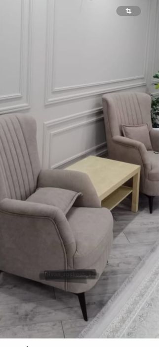 Продам диван с двумя креслами