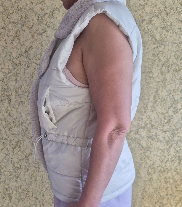 Жалетка теплая женская -