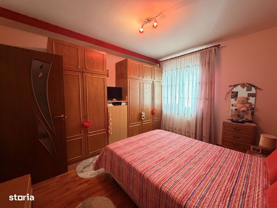 Apartament 2 camere, decomandat, 50 mp utili, etaj 2, loc de parcare -