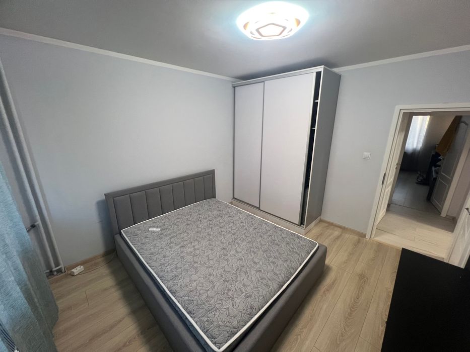 Голямо легло с матрак 180x200 – много добро състояние