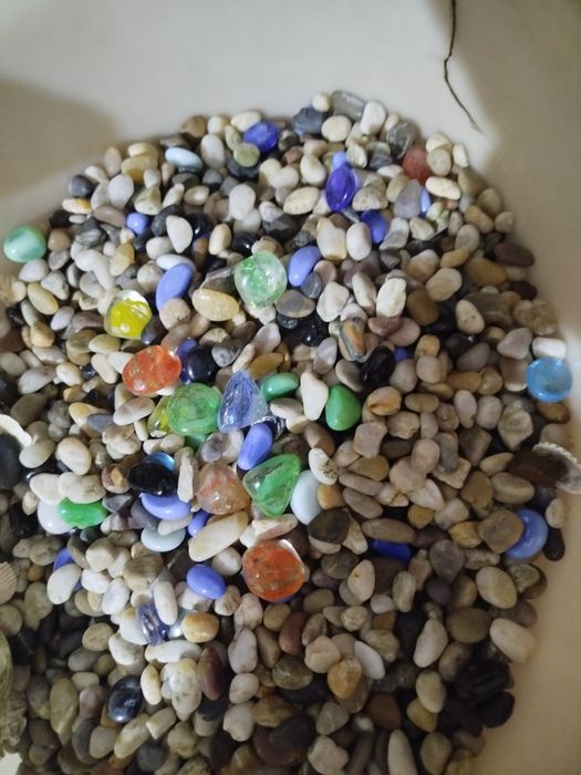 Продам цветные камни для аквариума