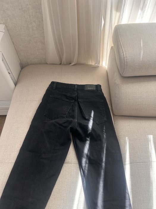 Дамски дънки на bershka