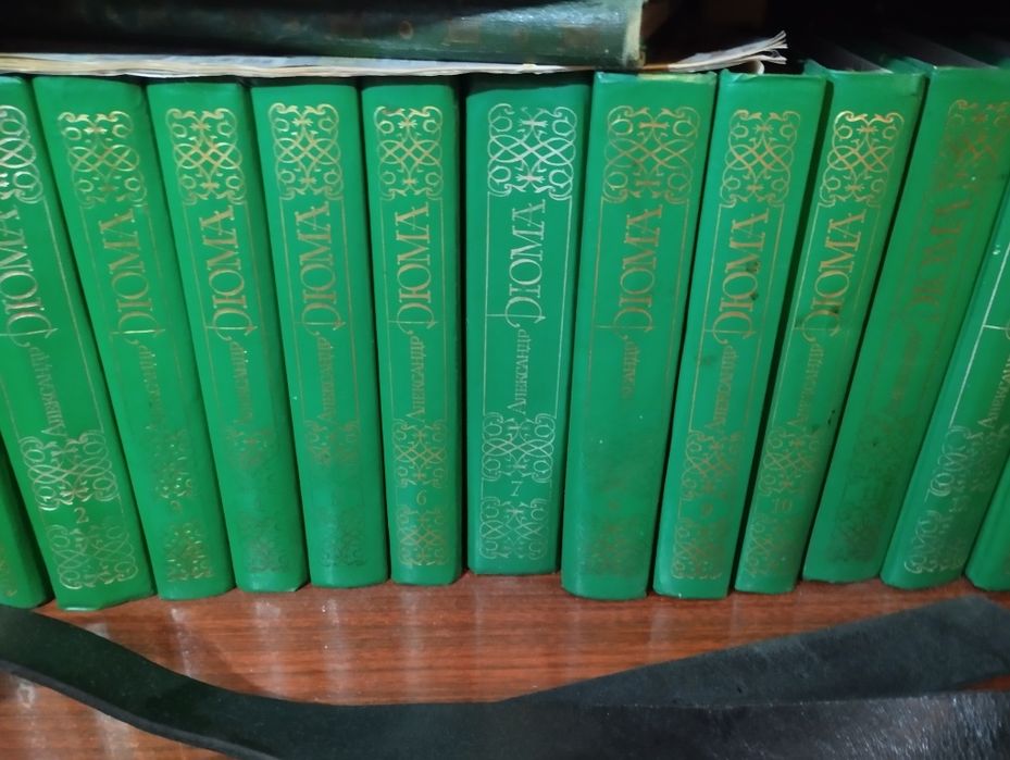 Книги 1000 тенге