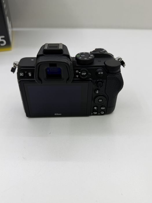 Aparat foto Mirrorless Full-Frame Nikon Z5 Kit cu Obiectiv NIKKOR Z 24-50mm f/4-6.3 WiFi Bluetooth Doar cateva cadre Ca nou
