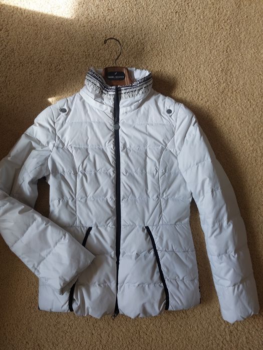 Разгрузка гардероба.