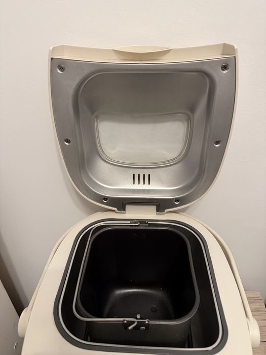 Mașină de făcut pâine Gorenje BM 900W