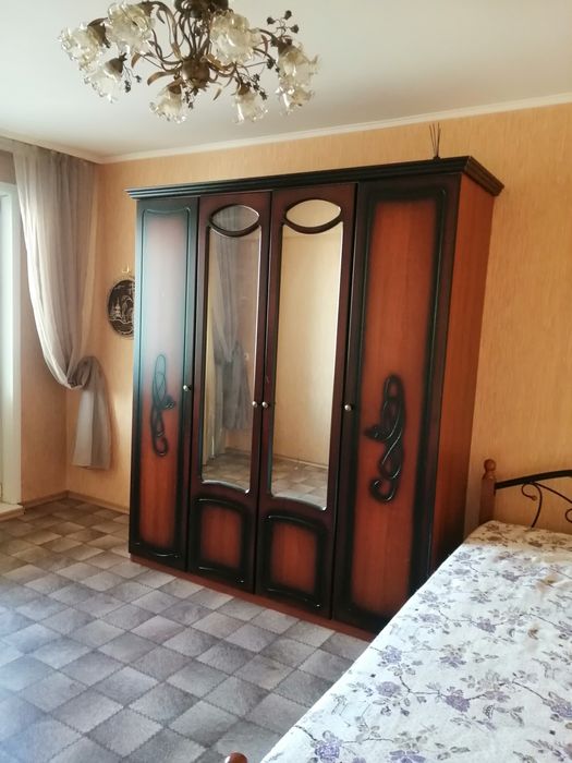 Шифоньер четырёх дверный