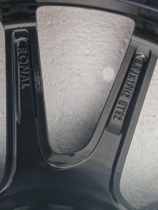 Jante Mercedes  AMG W205 două lățimi 19 " A205 401 65 00  , A205 401 49 00 , față  7,5Jx19H2  ET 33 și spate 8,5Jx19H2 ET 52  , Ronal Germania