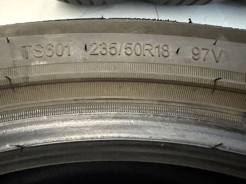 Продам покрышки r18 235/50