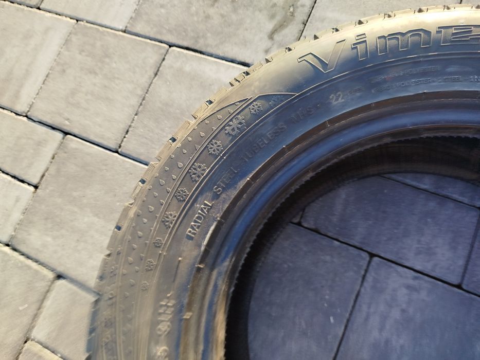 Vând 2 anvelope M+S în stare foarte buna.