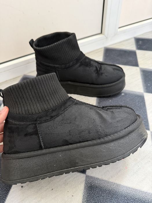 Продам угги натуральных мех